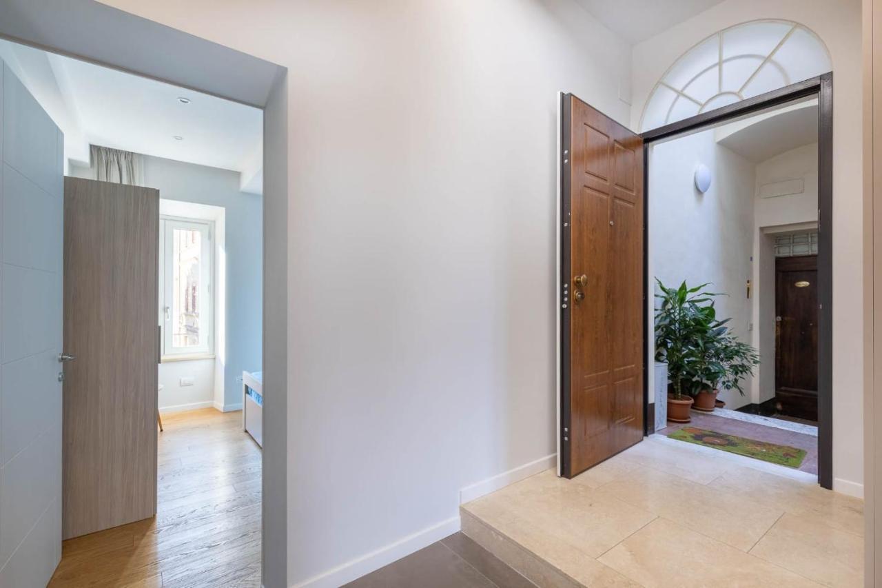 Siena Historic Center Stylish Flat With Balcony! Apartment Bagian luar foto