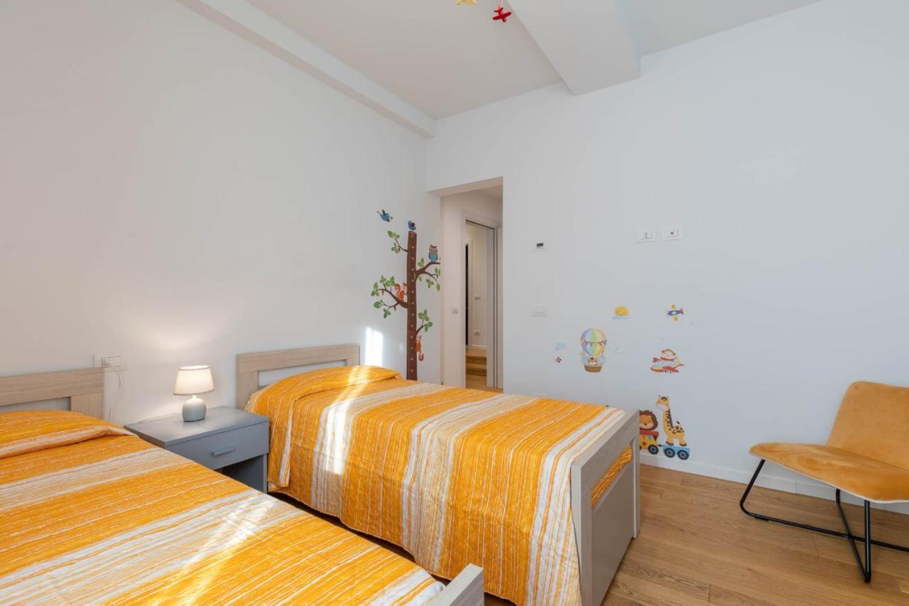 Siena Historic Center Stylish Flat With Balcony! Apartment Bagian luar foto
