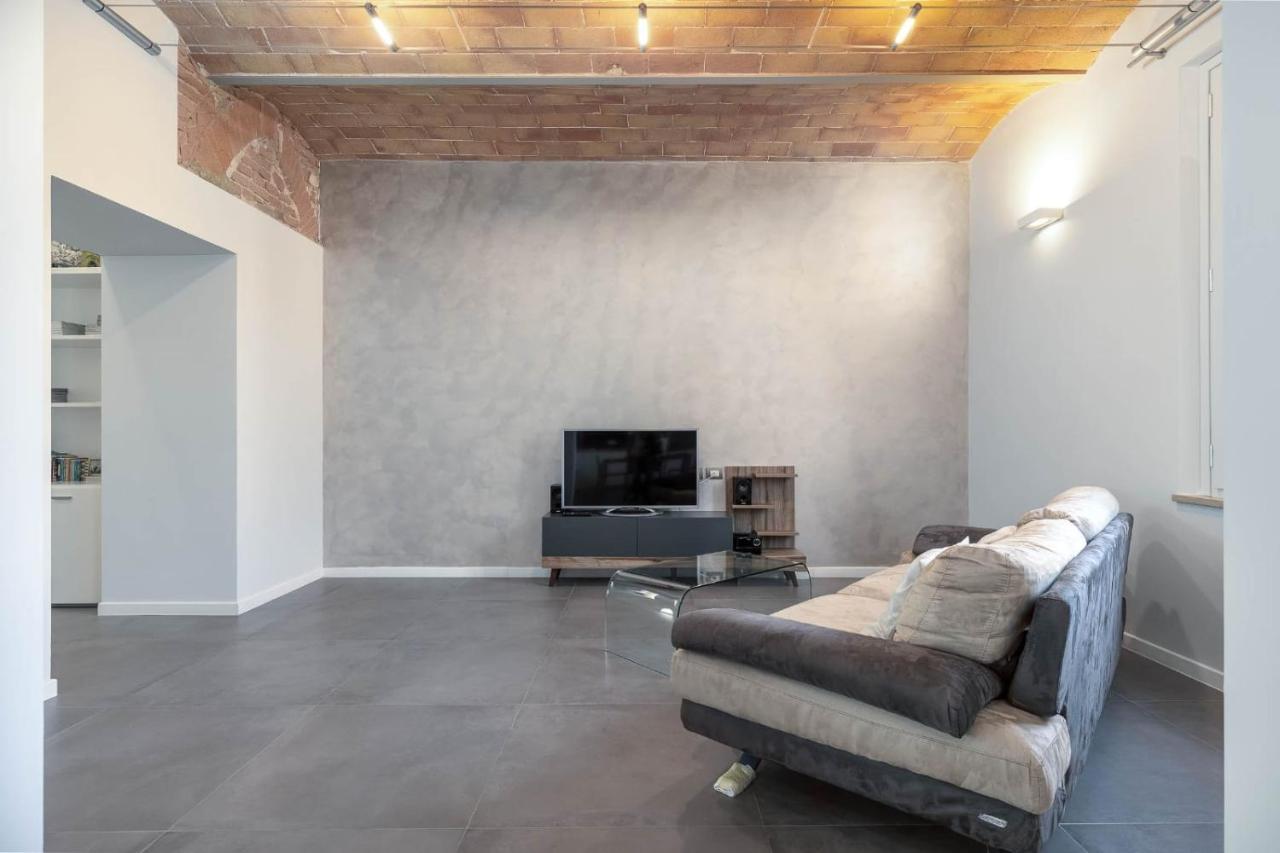 Siena Historic Center Stylish Flat With Balcony! Apartment Bagian luar foto